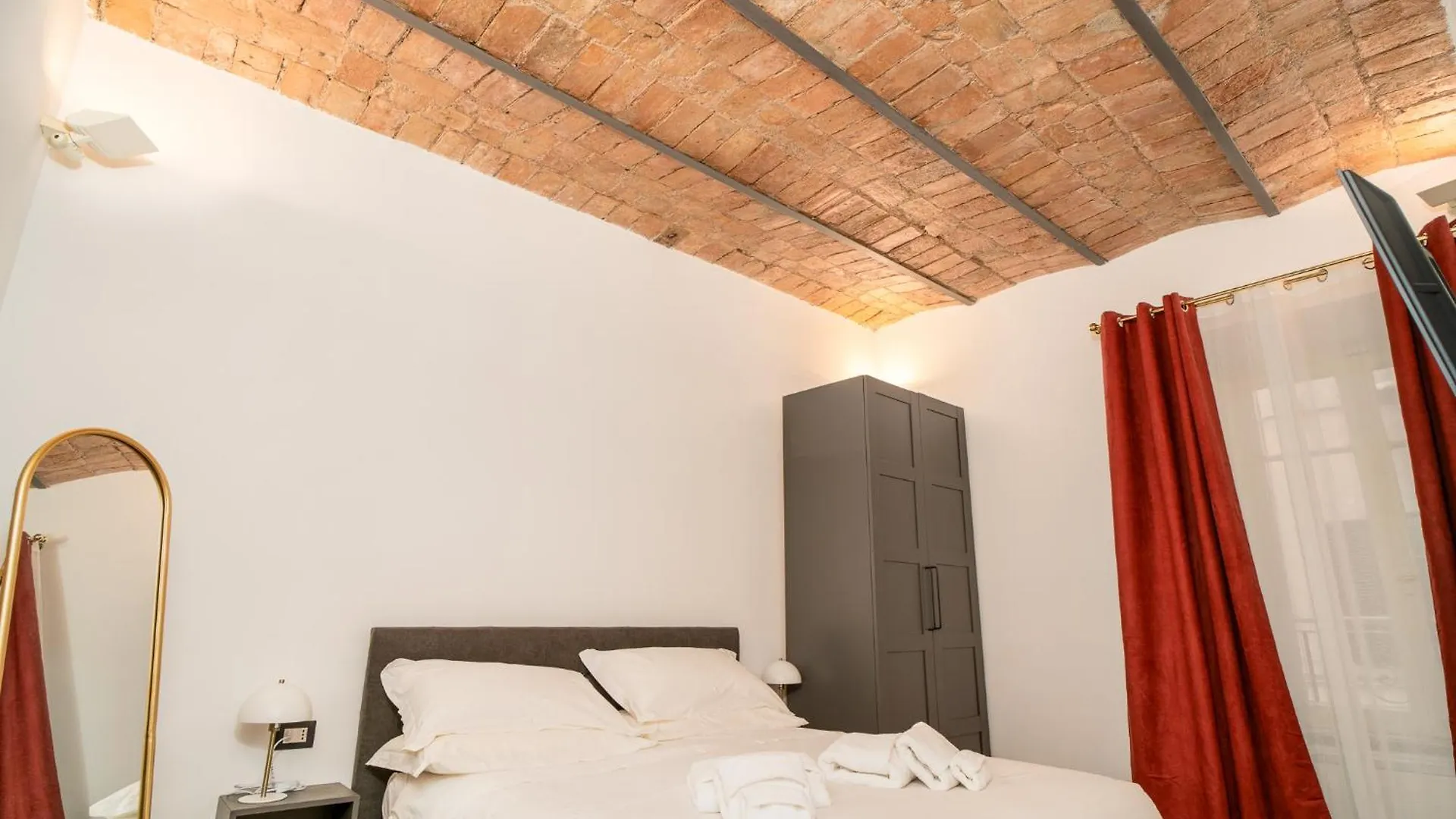 Oleum Roma Veneto Apartment Italy