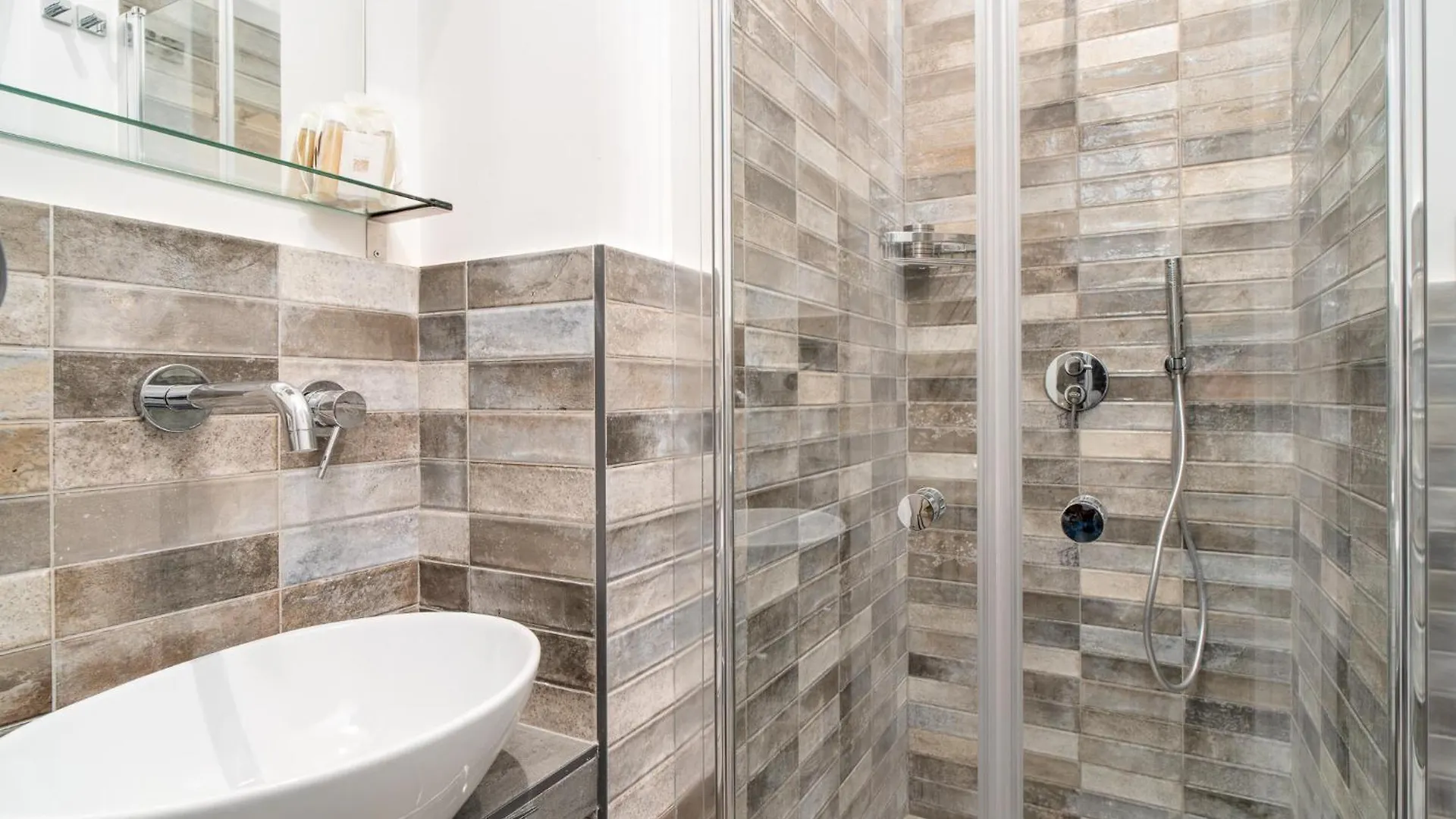Oleum Roma Veneto Apartment Italy